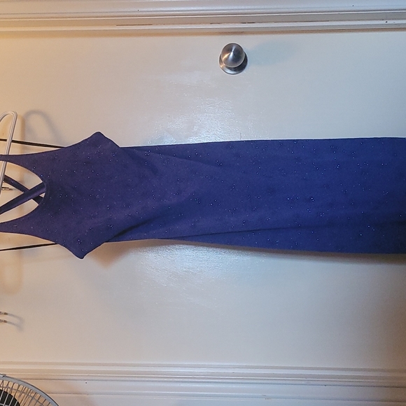 Stunning blue backless formal floor length dress 9/10 - Picture 1 of 5